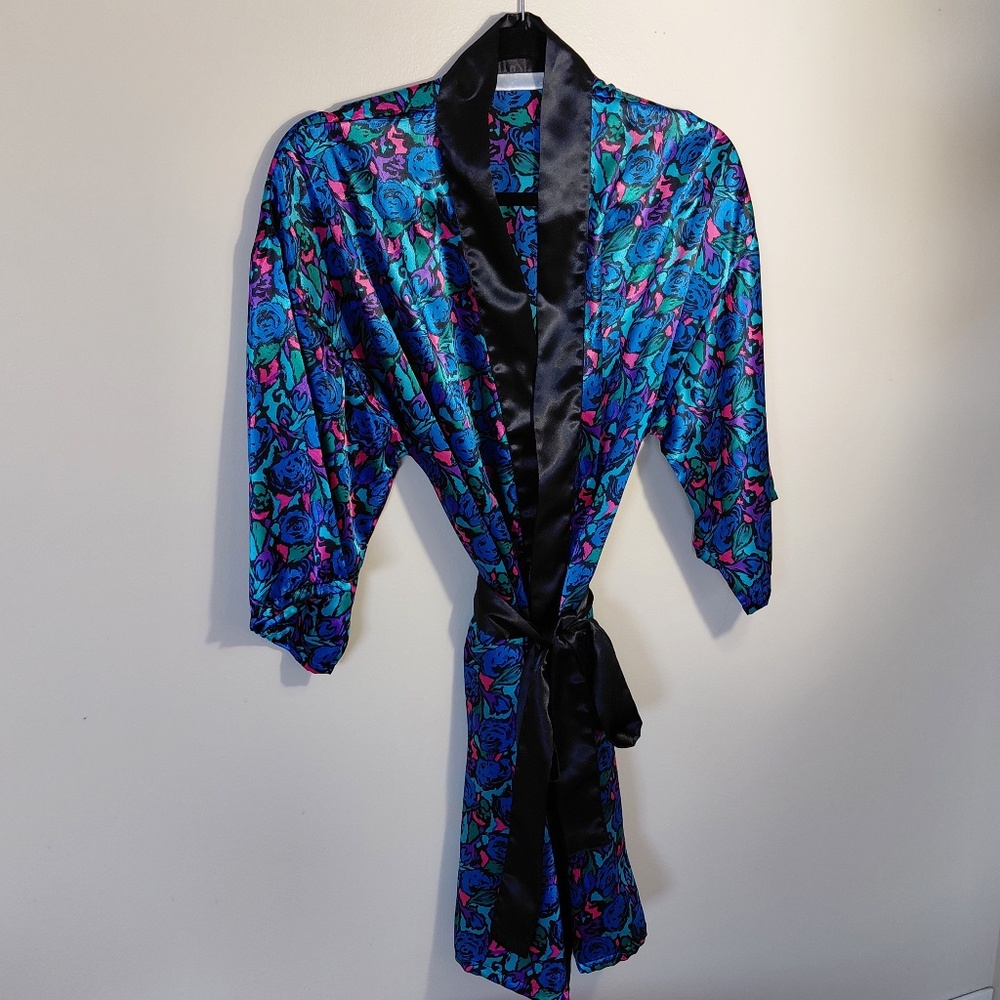 Erika Taylor Robe - Blue roses - size small